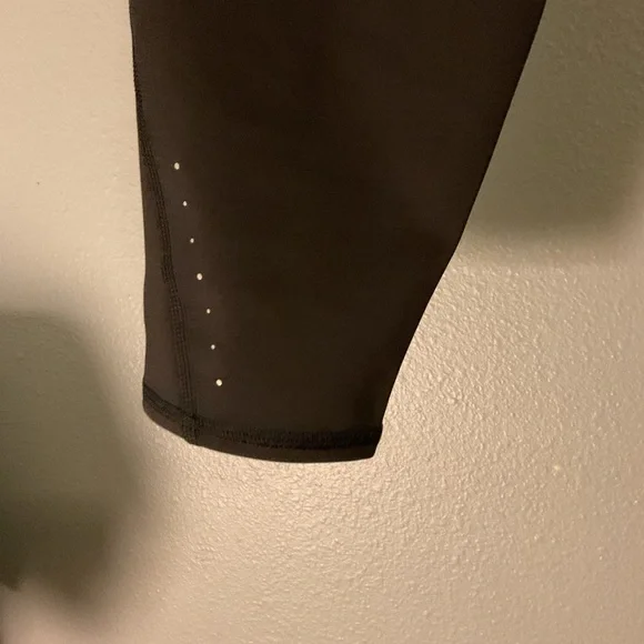 Women’s athleta leggings! - Picture 3 of 11